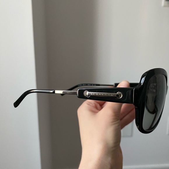 Burberry Sunglasses - Picture 4 of 7
